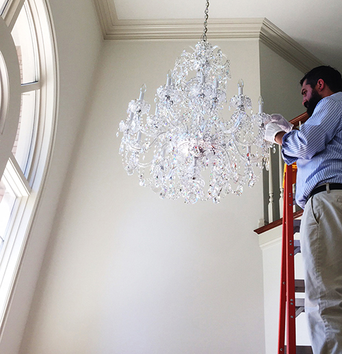 Chandeliers & Light fixtures